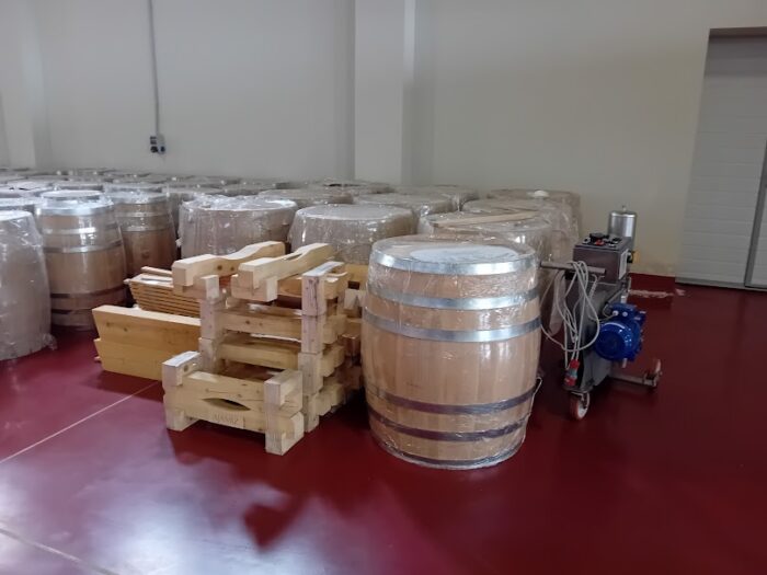 Drveno bure od 228 litara sa postoljem (barik) Burgundija - Image 3