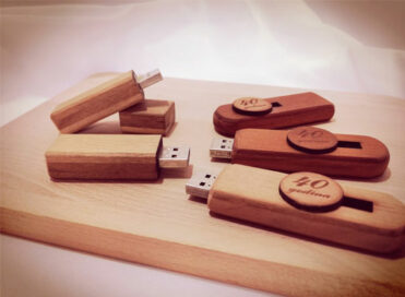 Chiavetta USB in legno